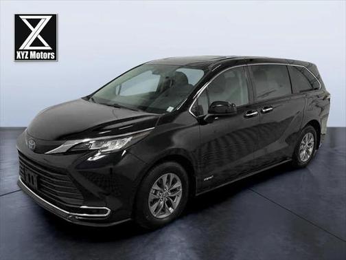 2021 Toyota Sienna XLE 7 Passenger