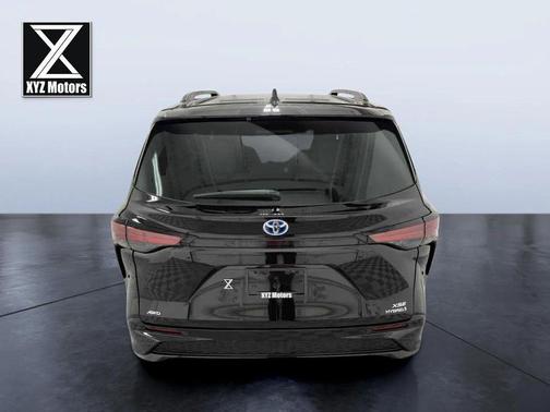 2024 Toyota Sienna XSE 7 Passenger