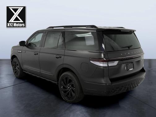Infinite Black Metallic Clearcoat 2024 Lincoln Navigator Reserve