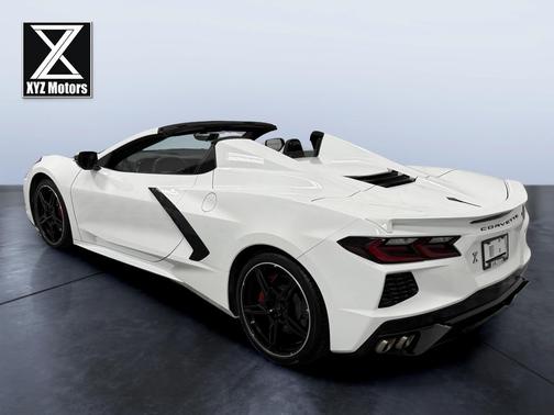 White 2023 Chevrolet Corvette Stingray w/3LT