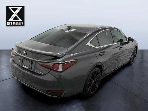 2023 Lexus ES 300h F SPORT Handling