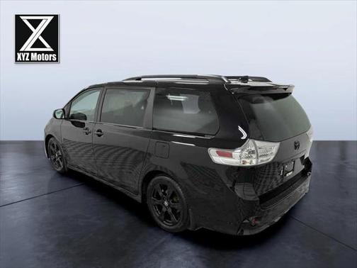2020 Toyota Sienna SE