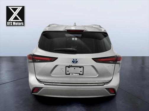 2024 Toyota Highlander Hybrid Platinum