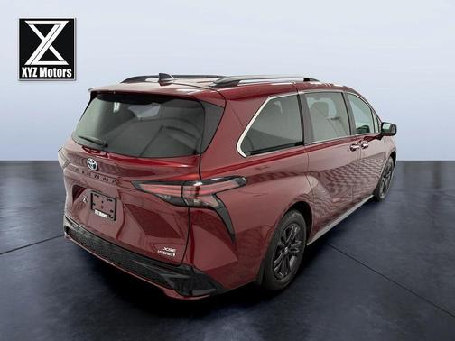 2024 Toyota Sienna XSE 7 Passenger