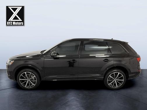 Mythos Black Metallic 2022 Audi Q7 55 Prestige