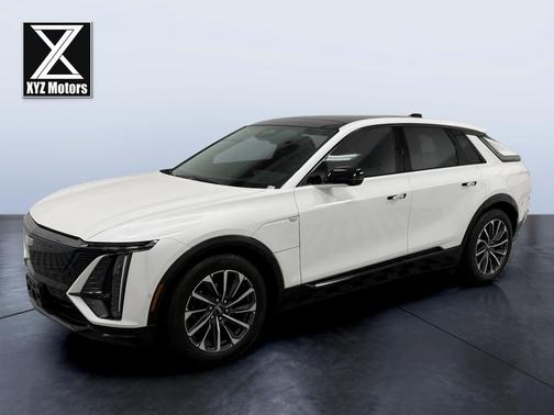 Crystal White Tricoat 2024 Cadillac LYRIQ Sport