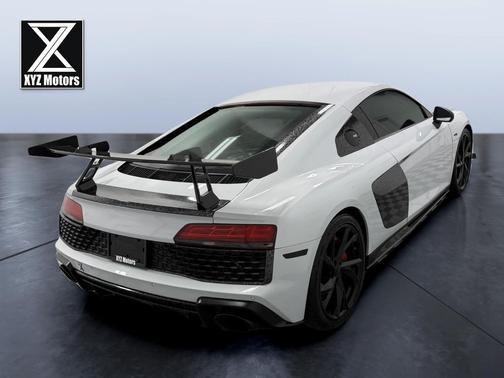 Suzuka Gray Metallic 2021 Audi R8 V10 RWD S tronic