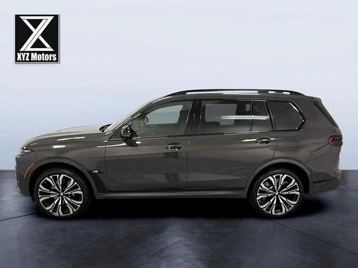 2023 BMW X7 M60i