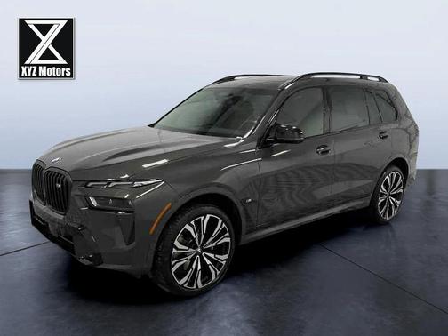 2023 BMW X7 M60i