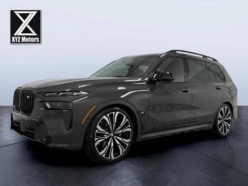 2023 BMW X7 M60i