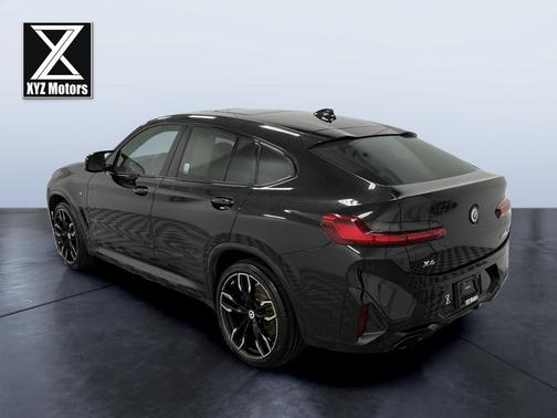 Black 2023 BMW X4 M40i