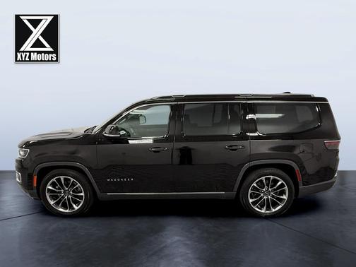 Diamond Black Crystal Pearl 2022 Jeep Wagoneer Series III