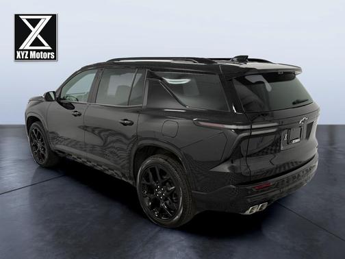 Mosaic Black Metallic 2026 Chevrolet Traverse RS