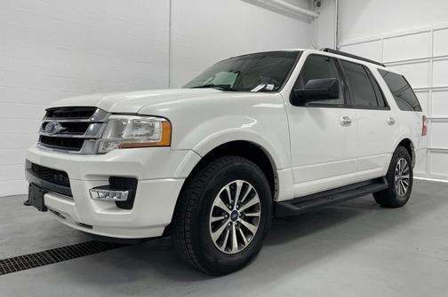Photo 2 of 35 of 2015 Ford Expedition XLT