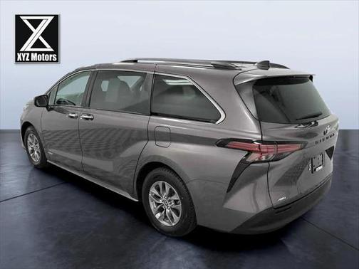 2021 Toyota Sienna XLE 7 Passenger