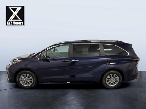 2024 Toyota Sienna XLE