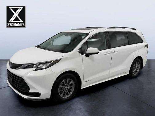 2021 Toyota Sienna LE