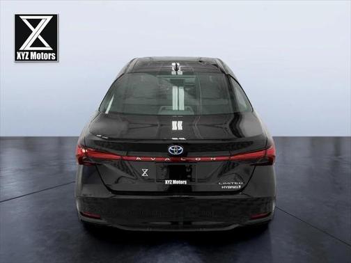 2022 Toyota Avalon Hybrid Limited