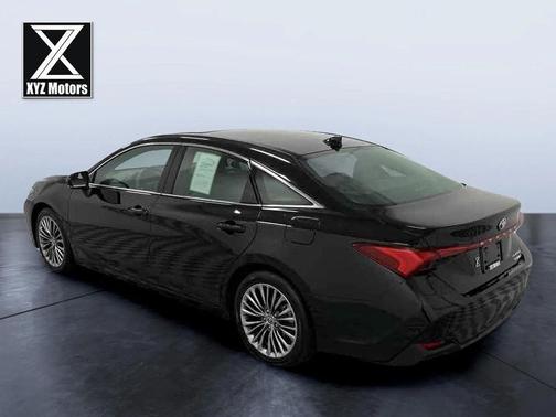 2022 Toyota Avalon Hybrid Limited