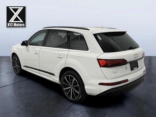 2022 Audi Q7 55 Premium Plus
