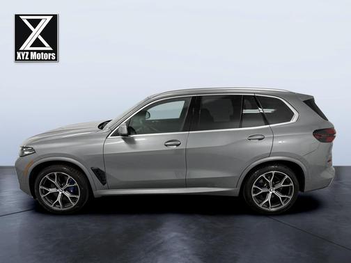 Gray 2024 BMW X5 xDrive40i