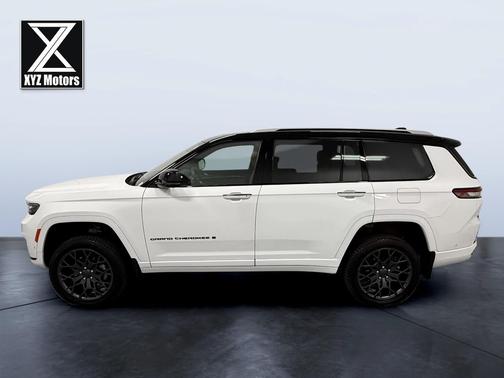 Diamond Black Crystal Pearlcoat 2023 Jeep Grand Cherokee L Summit
