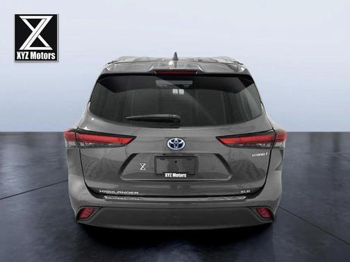 2022 Toyota Highlander Hybrid XLE