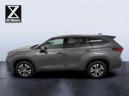 2022 Toyota Highlander Hybrid XLE