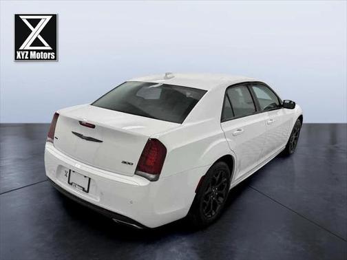 2022 Chrysler 300 Touring