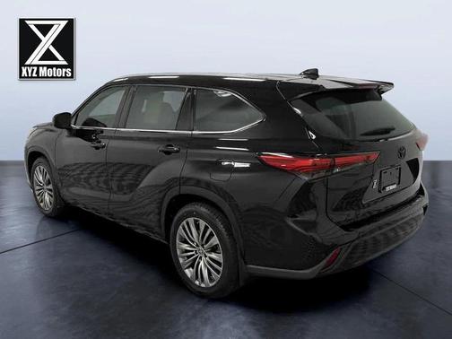 2022 Toyota Highlander Platinum