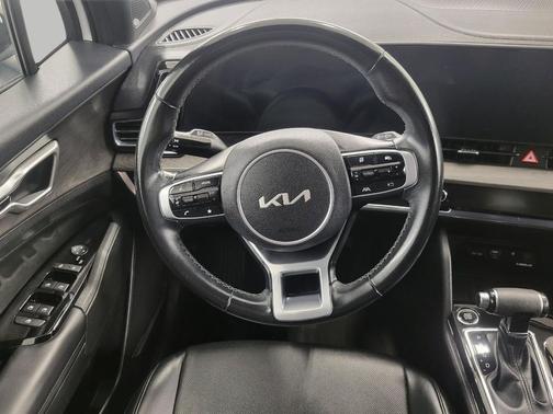 GLACIAL WHITE PEARL 2023 Kia Sportage X-Line