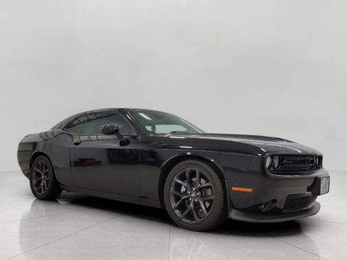 Pitch Black Clearcoat 2023 Dodge Challenger R/T