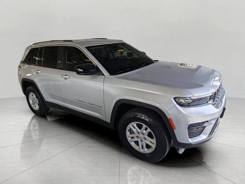 2022 Jeep Grand Cherokee Laredo