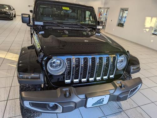 2023 Jeep Gladiator Overland