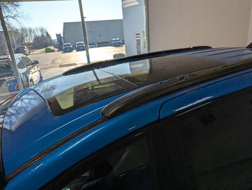 Hydro Blue Pearlcoat 2026 Chrysler Pacifica Limited