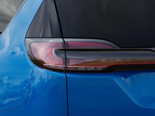 Hydro Blue Pearlcoat 2026 Chrysler Pacifica Limited