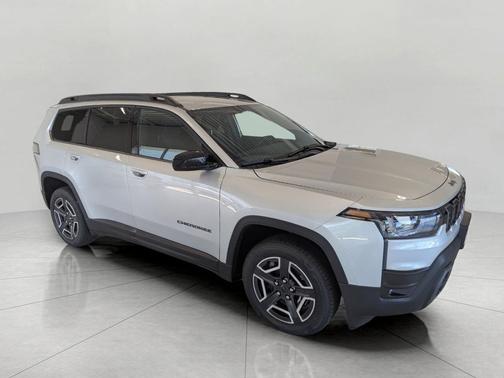 SILVER ZYNITH 2026 Jeep Cherokee Laredo 4x4