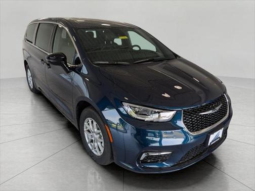 2025 Chrysler Pacifica L