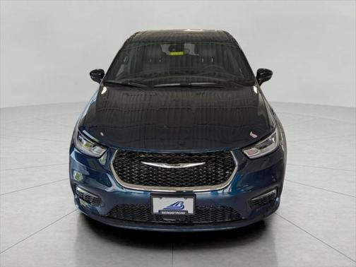 2025 Chrysler Pacifica L