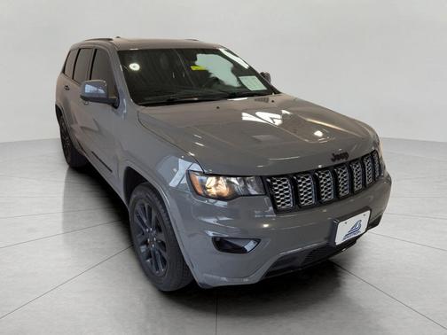 Sting-Gray Clearcoat 2019 Jeep Grand Cherokee Altitude