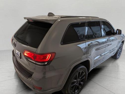 Sting-Gray Clearcoat 2019 Jeep Grand Cherokee Altitude