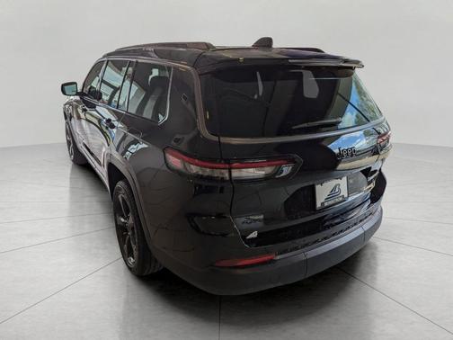 Diamond Black Crystal Pearlcoat 2026 Jeep Grand Cherokee L Limited