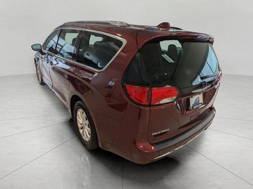 2018 Chrysler Pacifica Touring-L