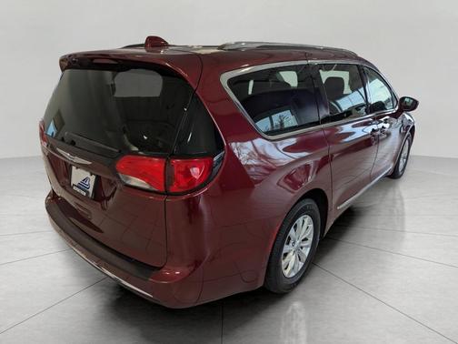 2018 Chrysler Pacifica Touring-L