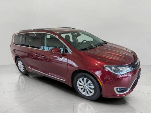 2018 Chrysler Pacifica Touring-L
