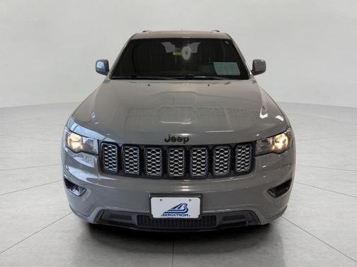 Sting-Gray Clearcoat 2019 Jeep Grand Cherokee Altitude