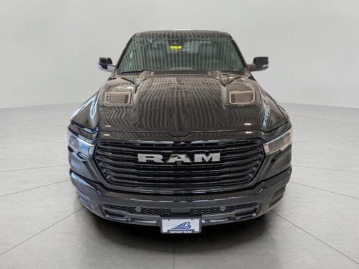 Diamond Black Crystal Pearlcoat 2026 RAM 1500 Laramie