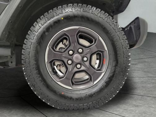 Black Clearcoat 2022 Jeep Gladiator Rubicon