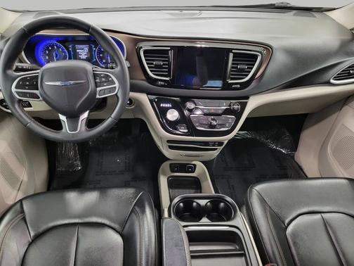 JAZZ BLUE PEARLCOAT 2017 Chrysler Pacifica Touring-L