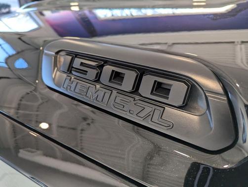 Diamond Black Crystal Pearlcoat 2020 RAM 1500 Big Horn/Lone Star